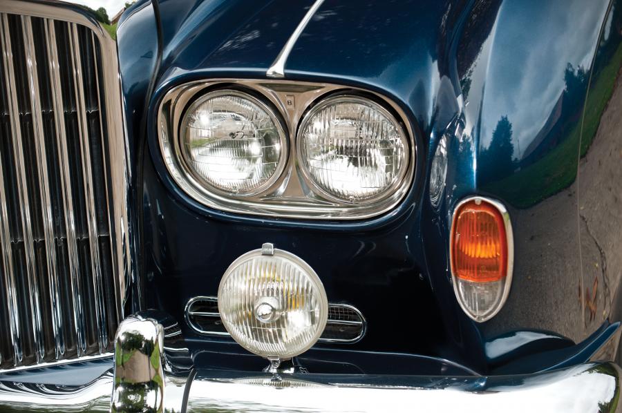 Детали экстерьера Bentley S3 Continental Saloon by James Young 1963 года  (фото 8 из 15)